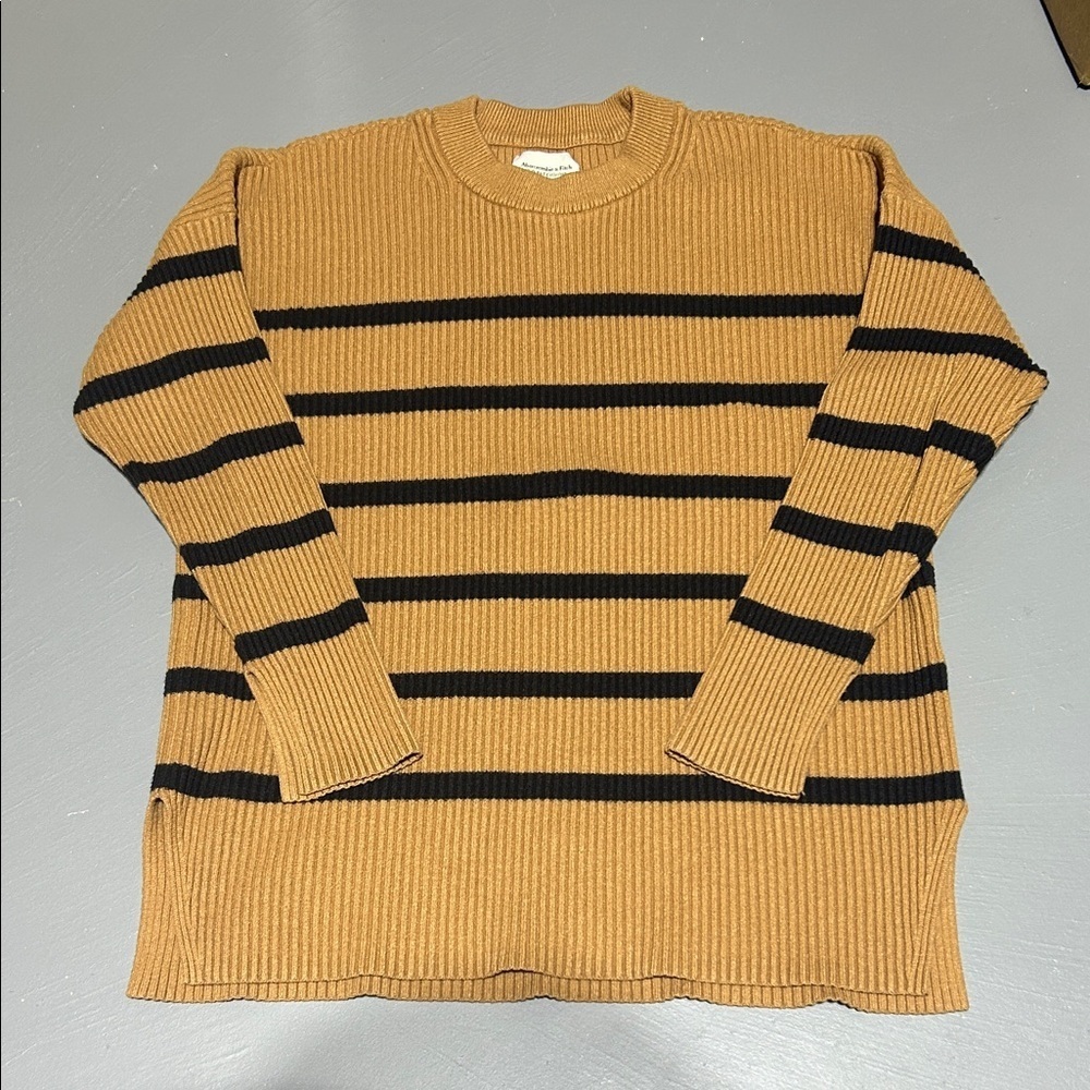 Abercrombie & Fitch Thick Warm Crewneck Sweater